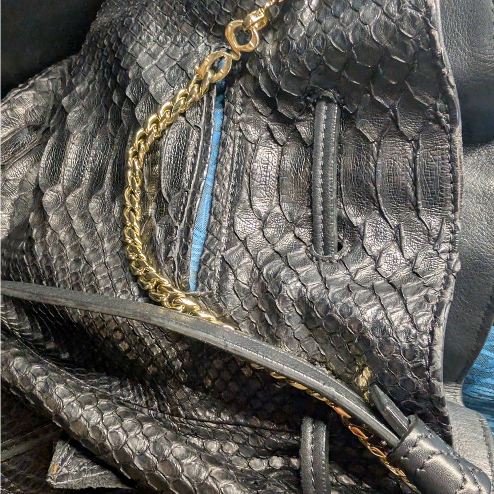 Black Python Leather Shoulder Bag With 18k Gold C… - image 3